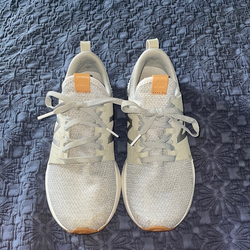 New Balance tennis shoes